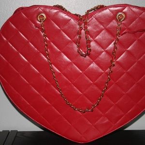 FREDRICK'S OF HOLLYWOOD HEART PURSE